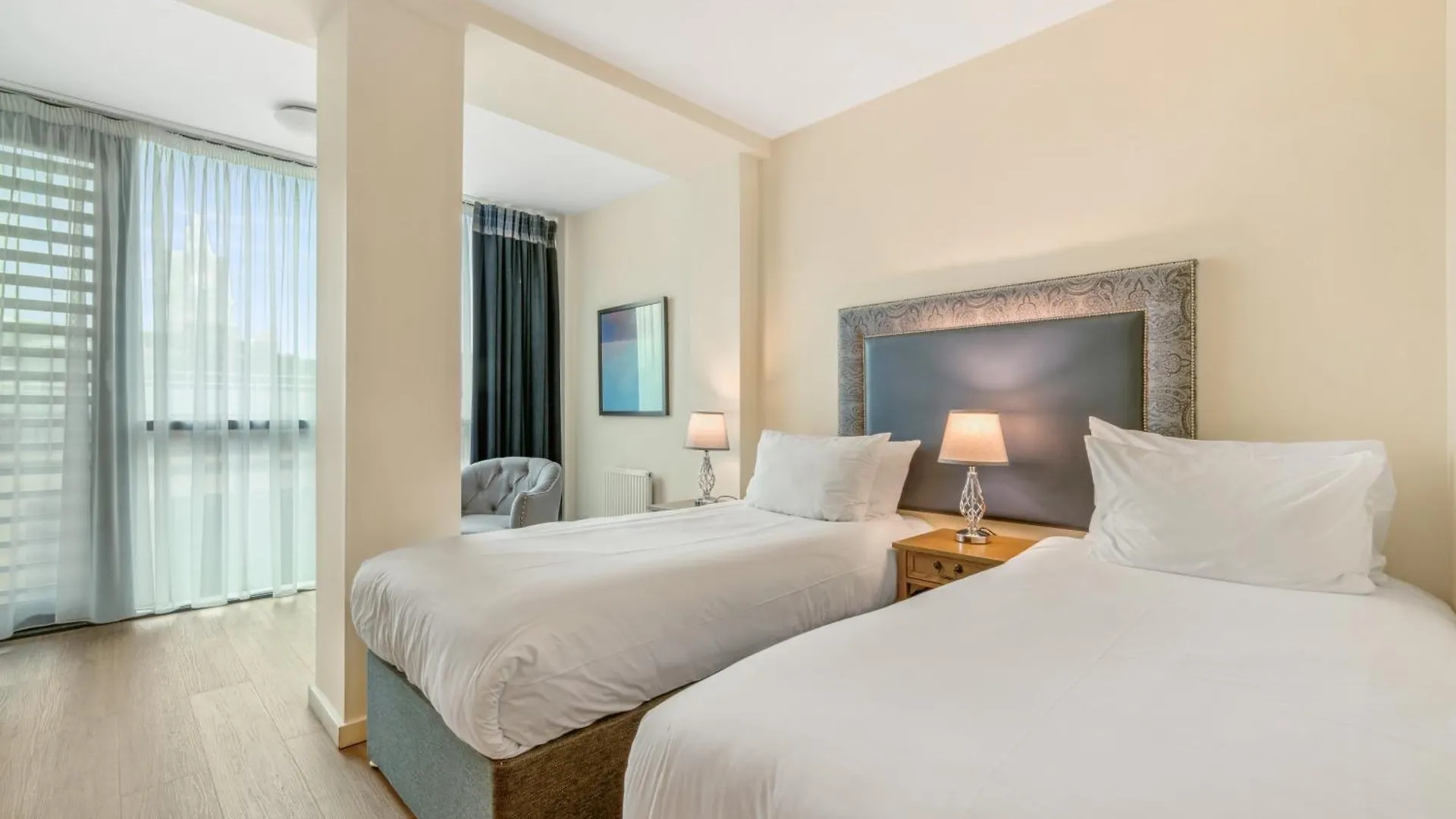 Princes Street Suites Эдинбург
