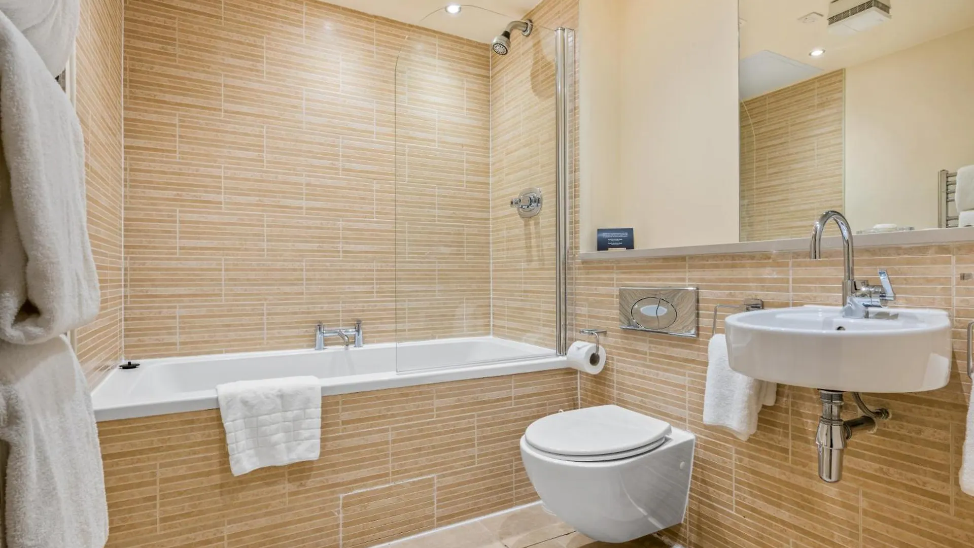 Princes Street Suites Эдинбург 4*,
