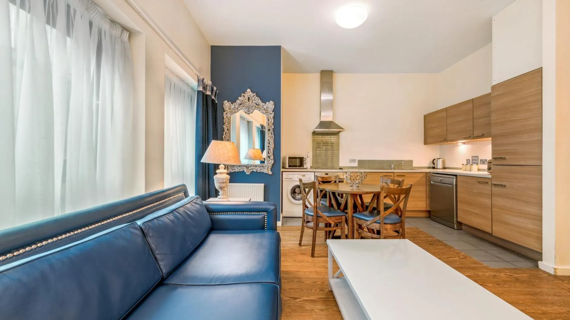 Апарт-отель Princes Street Suites Эдинбург