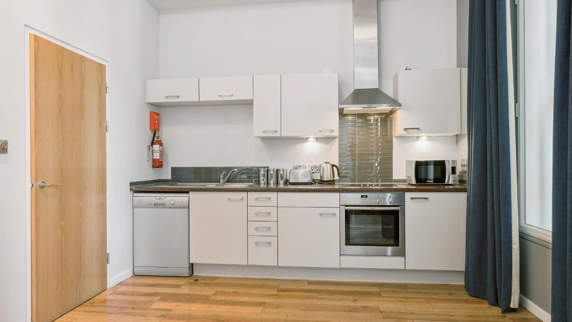 Princes Street Suites Эдинбург 4*,  Великобритания