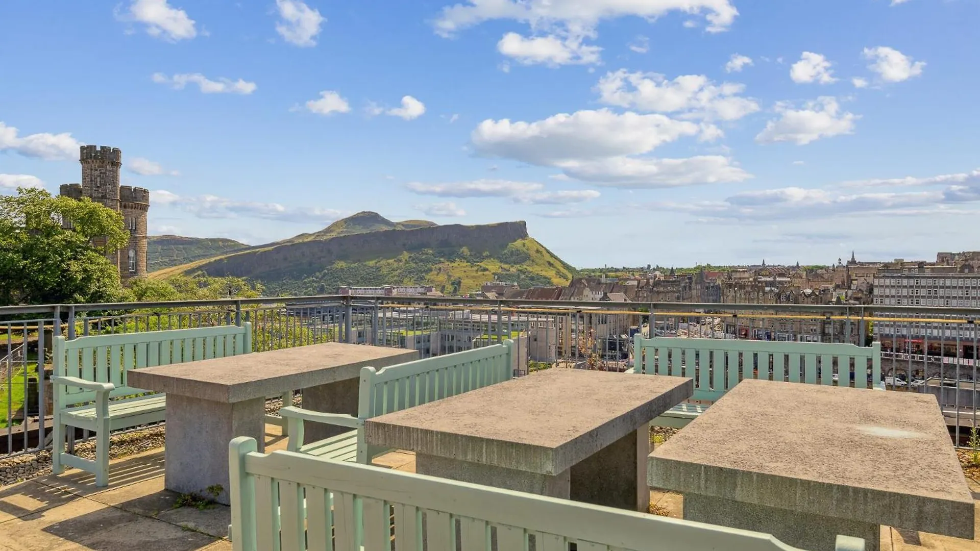 Princes Street Suites Edinburgh Aparthotel