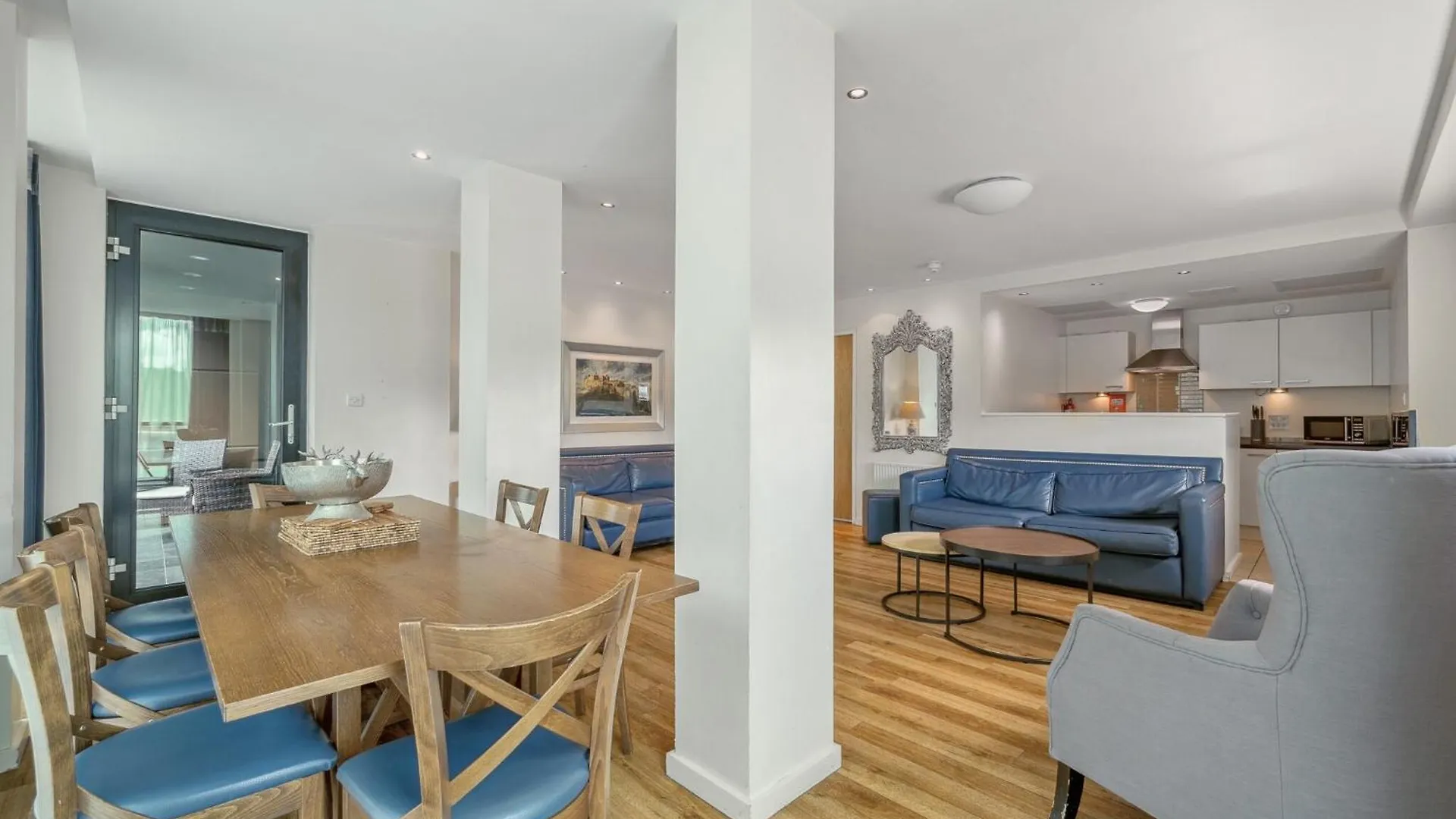 **** Aparthotel Princes Street Suites Edinburgh United Kingdom