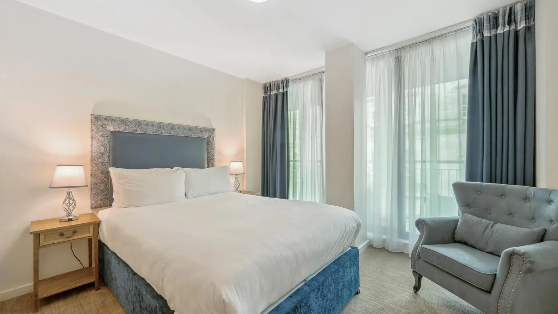 Princes Street Suites Эдинбург