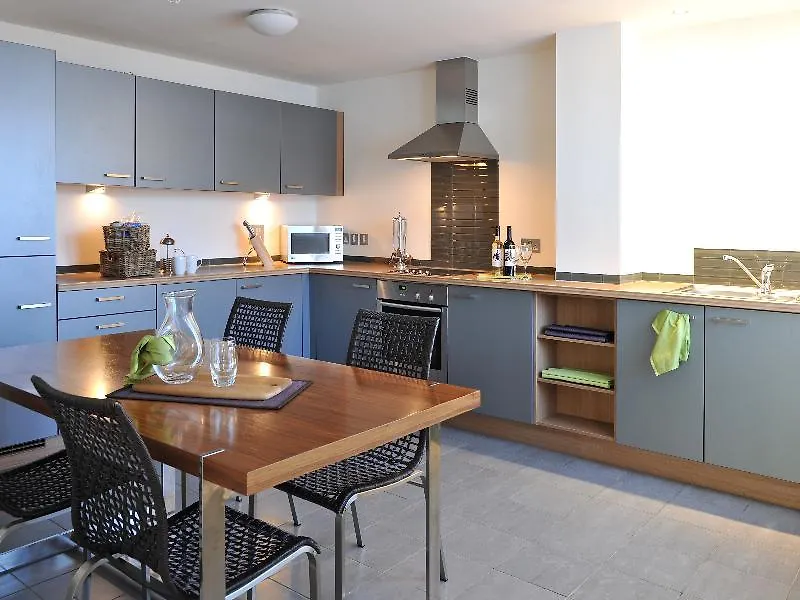 Princes Street Suites Edinburgh 4*,
